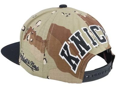 New York Knicks Choco Camo/Black Snapback - Mitchell & Ness – Image 3
