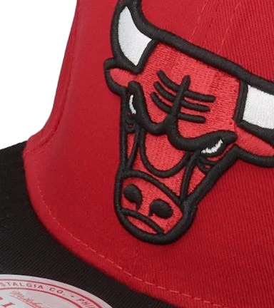 Chicago Bulls Back In Action Red/Black Snapback - Mitchell & Ness – Image 6