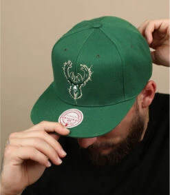 Mitchell & Ness Embroidery Glitch Snapback Bucks