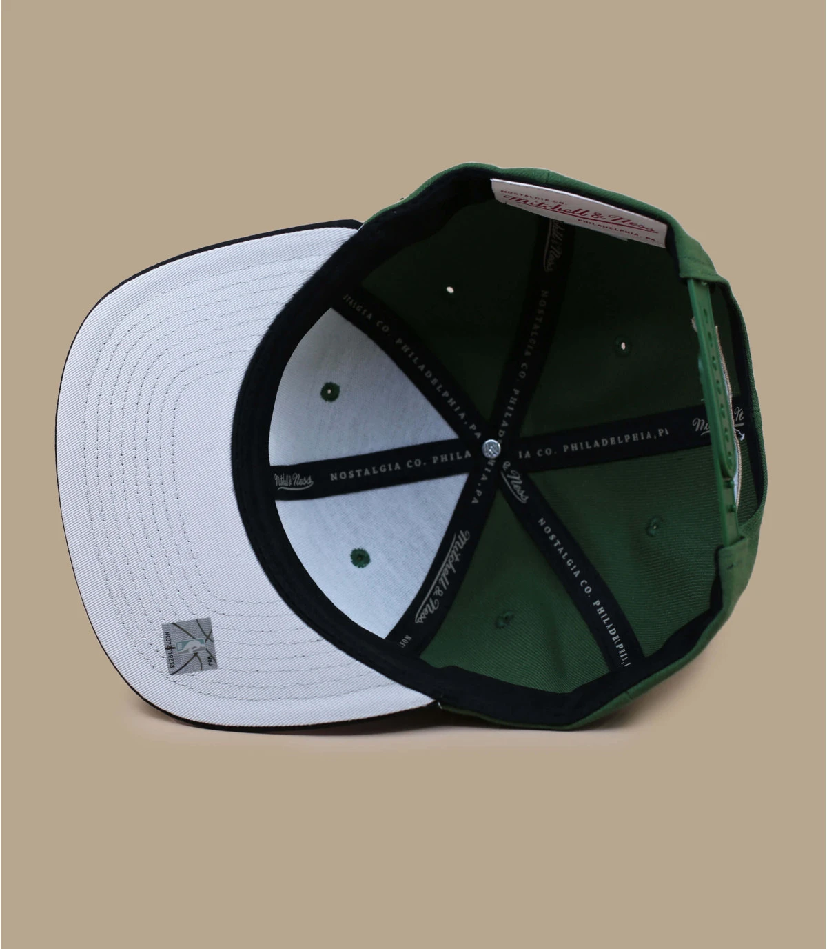 Mitchell & Ness NBA Core Basic Snapback Bucks – Image 6